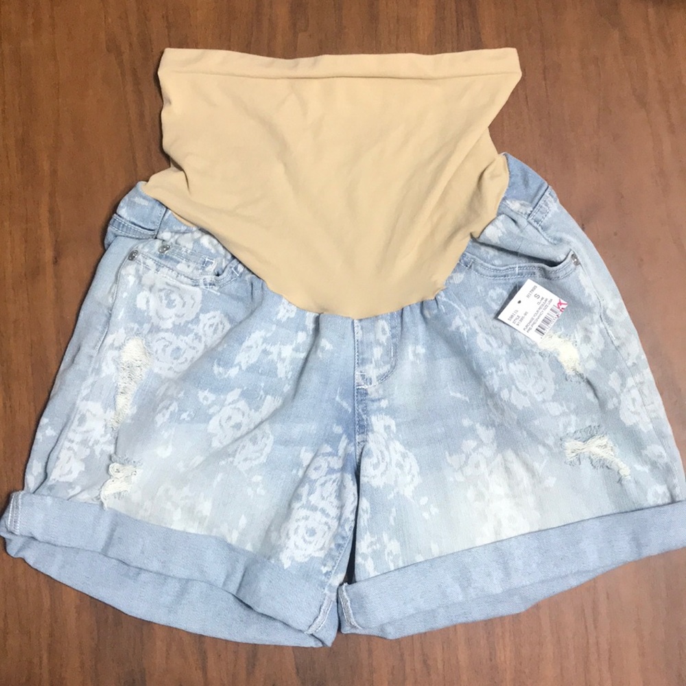 NWT floral distressed denim maternity shorts